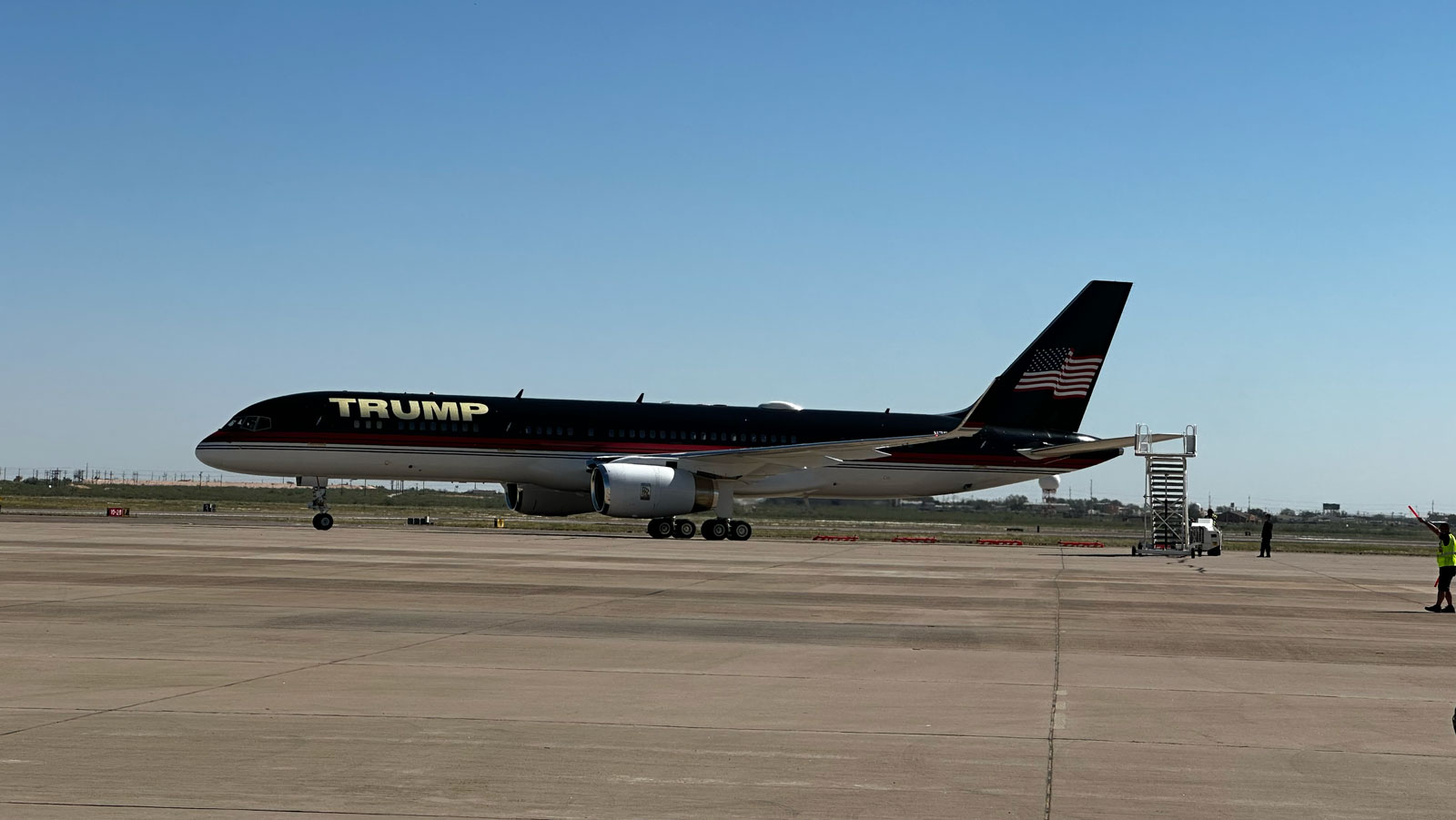 Trump Force 1, a modified Boeing 757, taxis in to the FBO at teh Midland Space Port. Trump Force 1, a modified Boeing 757, taxis in to the FBO at teh Midland Space Port.