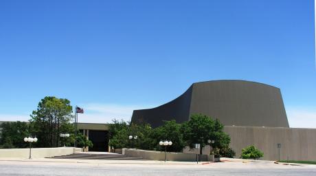 The Lubbock Memorial Civic Center & Moonlight Musicals Amphitheatre continue to be West Texas’ premiere full-service facilities with a 300,000 square foot Civic Center & a lakeside Amphitheatre.