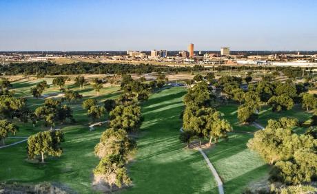 The City of Lubbock Parks and Recreation Department announced on Wednesday that Meadowbrook Golf Course will temporarily close on Thursday, December 26, as part of a transition to new management and facility upgrades.