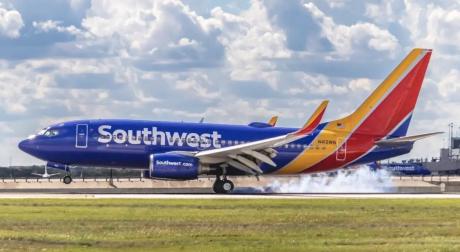 U.S. Gov't Sues Southwest Air, Chronically Delayed Flights