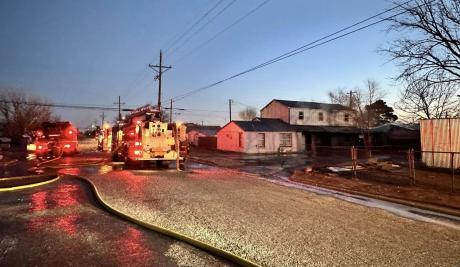 Levelland Firefighters Contain Blaze at Apartment After Backyard Fire Spreads