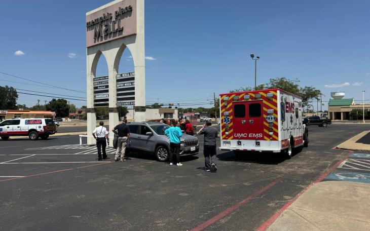 Jeep Crashes Into Covenant Clinic