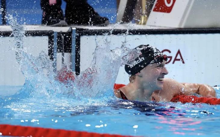 Katie Ledecky dominated the 1500m freestyle to win Gold