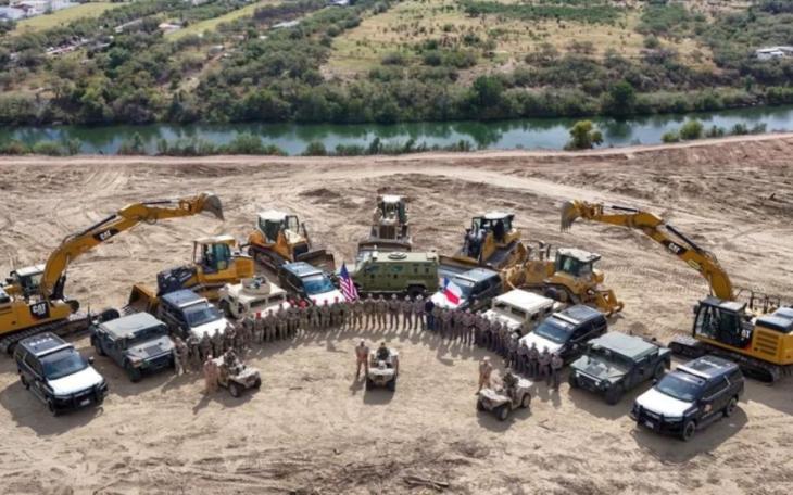 Fronton Island (also known as Frontón Island and Isla de San Francisco) is an uninhabited island in the Rio Grande in Starr County, Texas.