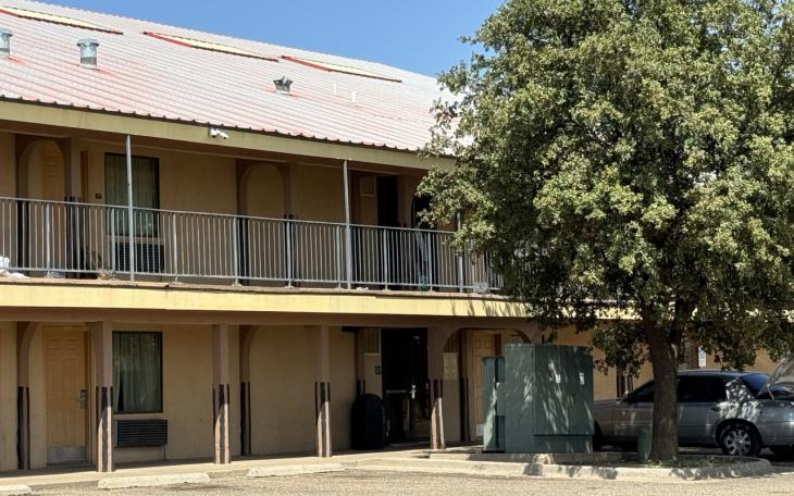 LPD Gasses Suspect Out of Motel Room