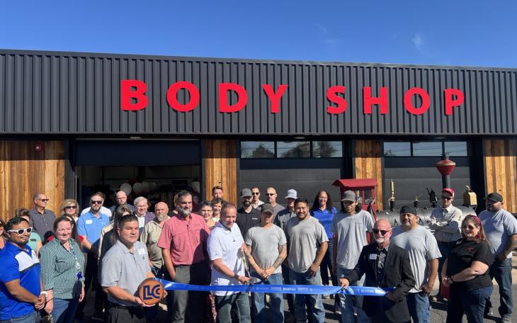 Renew Collision Celebrates its Grand Opening with a Ribbon Cutting