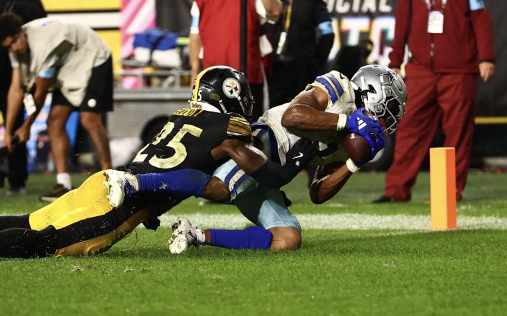 Dak Prescott throws the game-winning touchdown pass to Jalen Tolbert to secure the Dallas Cowboys' victory over the Pittsburgh Steelers