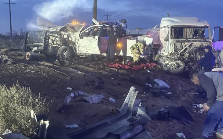 Two Injured in Early Morning Crash in Midland