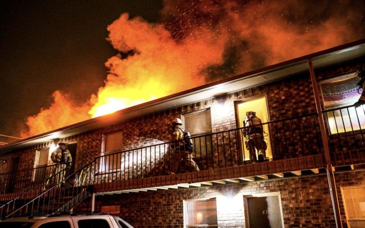 25 Residents Displaced in Early Morning Apartment Fire