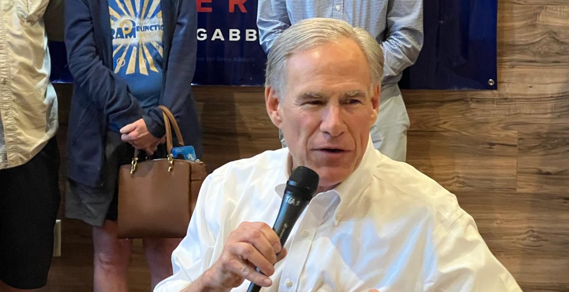 Gov. Abbott at Fuentes Cafe in San Angelo Oct. 26, 2022 (LVE! Photo/Yantis Green)